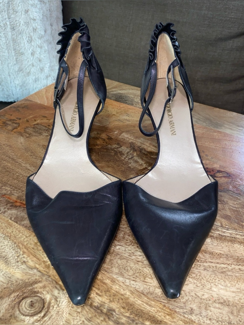 Giorgio Armani Vintage Black Leather Ruffle Fan D'Orsay Pump Kitten Heels 39.5 9
